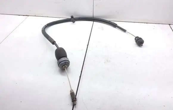 Opel Astra F Throttle cable 90200545 90499137