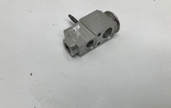 Air conditioning (A/C) expansion valve