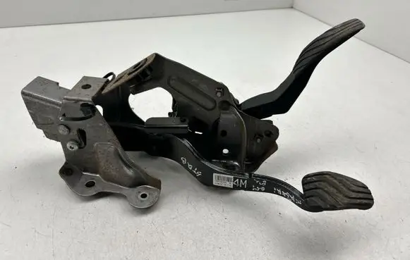 Nissan Qashqai Pedal assembly 465014EA2B