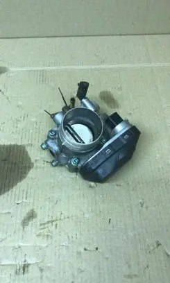 Volkswagen Golf IV Throttle valve 06A133062A