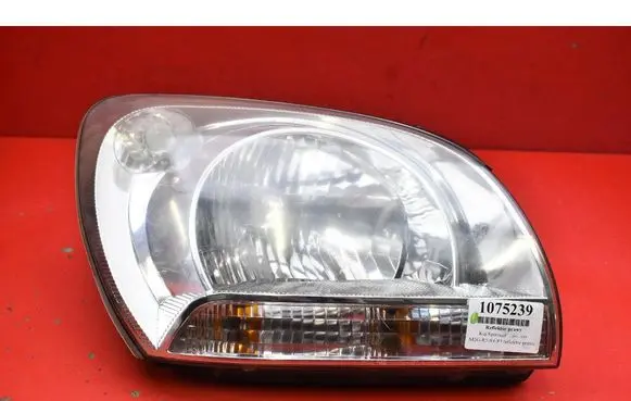 KIA Sportage Headlight/headlamp 921011F0R