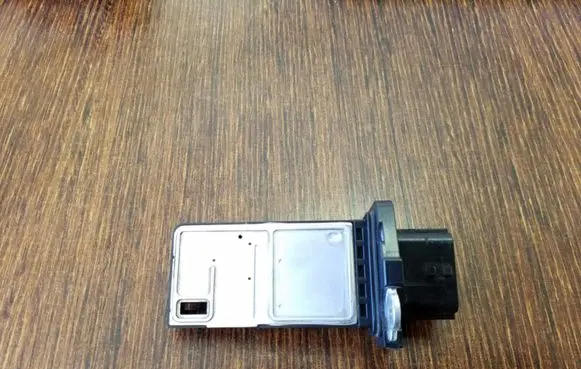 Nissan Note (E11) Mass air flow meter 226807S000 1228S