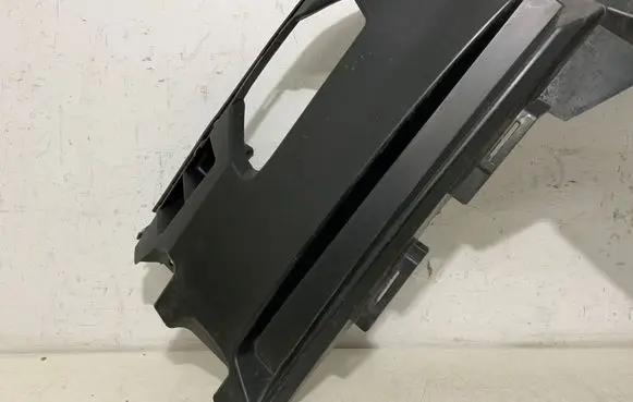 Audi Q7 4M Front bumper mounting bracket 4M0807095G