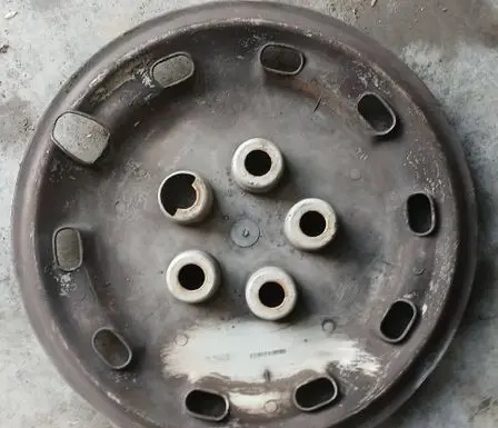 Peugeot Boxer R15 wheel hub/cap/trim 1310213080 B985