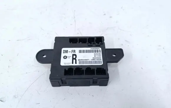 Chrysler Town & Country V Door control unit/module 05026860AE