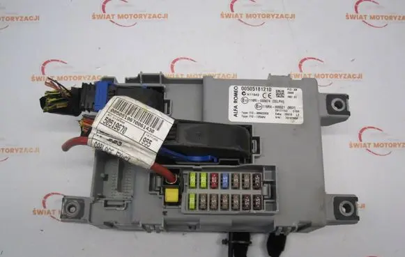 Alfa Romeo Mito Fuse module 00505181210 116RJ000674