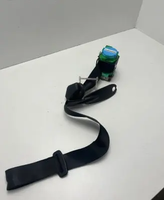 Mercedes-Benz CLC CL203 Front seatbelt 3063561 0715C3G1M5 06715999228