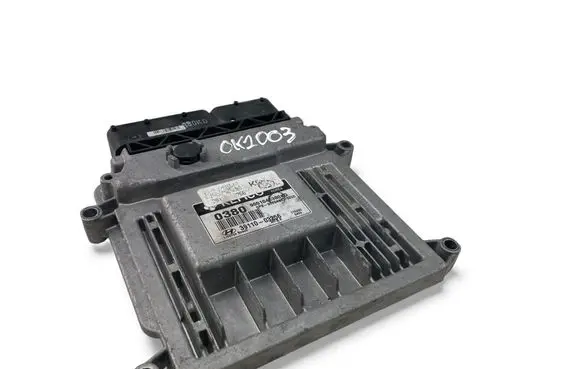 Hyundai i30 Engine control unit/module ECU 3911003256