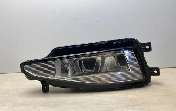 Volkswagen PASSAT B8 Front fog light 3G0941699