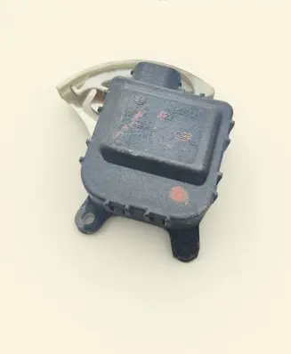 Audi A4 S4 B5 8D Air flap motor/actuator 8D1820511E