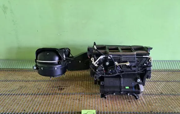 Mercedes-Benz G W461 W463 1st Gen Interior heater climate box assembly 