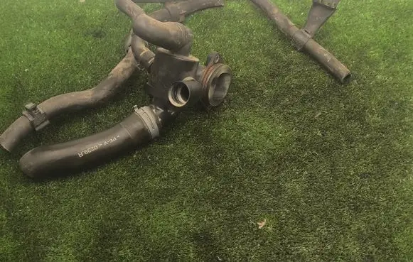 Volkswagen PASSAT B7 Thermostat 03L121111AE V7549003