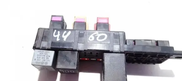 Volkswagen Golf IV Fuse box set 8L0941822