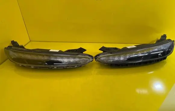 Hyundai Kona II Headlight/headlamp 92208J9000