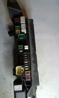 Toyota Corolla Verso AR10 Fuse module 5136YA1