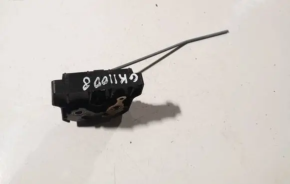 Opel Zafira A Seat back rest lock catch 90589002