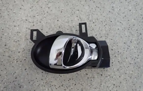 Nissan Note (E12) Front door interior handle 