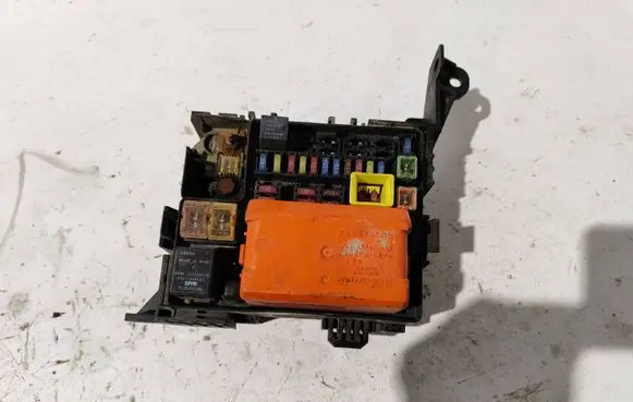 Mitsubishi Outlander Fuse box set 1106000040