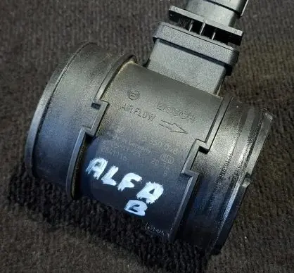 Alfa Romeo 159 Mass air flow meter 8700585