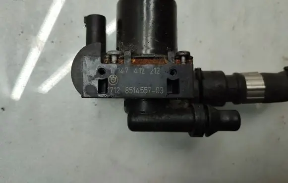 BMW 3 F30 F35 F31 Coolant heater control valve 8514557