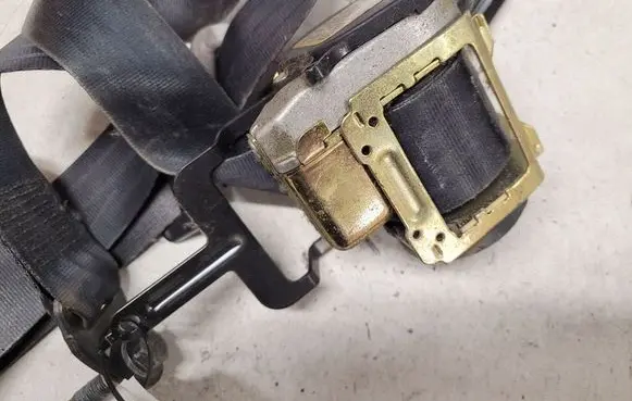 Nissan Primera Front seatbelt 86885AV700