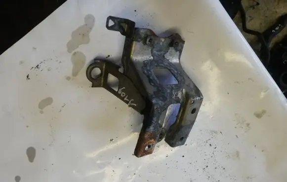Toyota Yaris Other engine bay part NOCODE