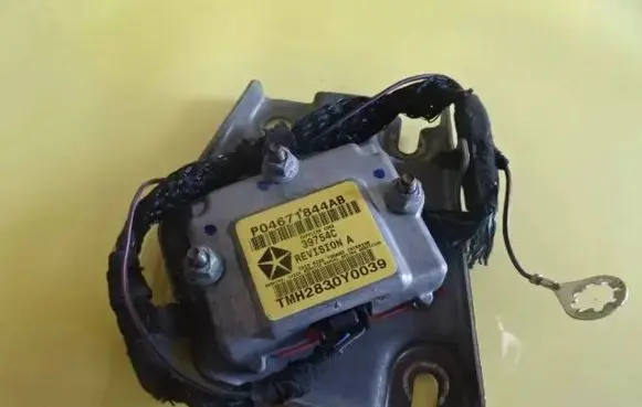 Chrysler PT Cruiser Airbag deployment crash/impact sensor P04671844AB