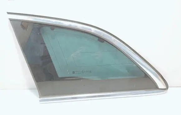 Opel Insignia A Rear side window AS3