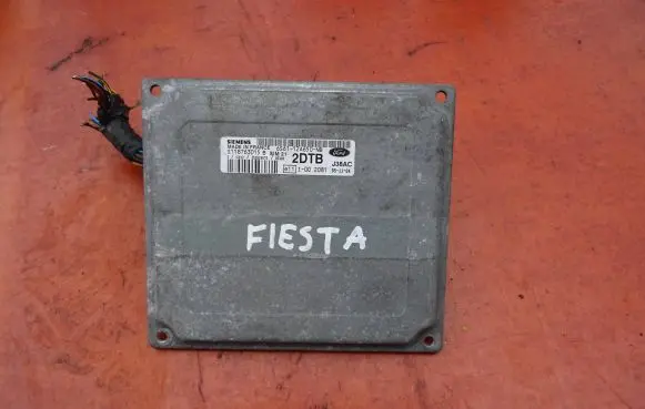 Ford Fiesta Engine control unit/module 6S6112A650NB S118763015B 2ULB