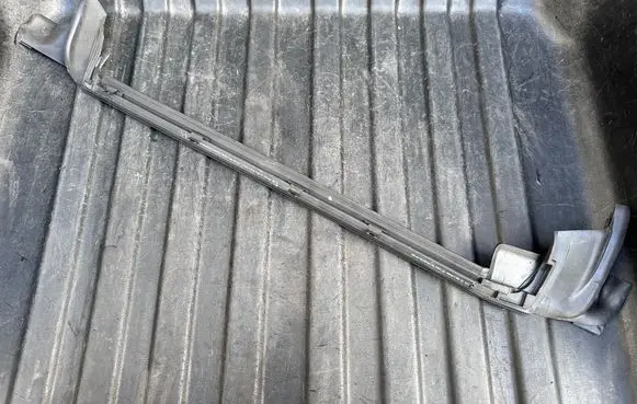 BMW 6 G32 Gran Turismo Rubber seal rear door 7392347