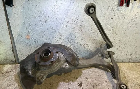 Audi A6 S6 C6 4F Front wheel hub