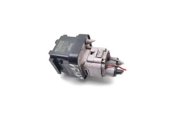 Toyota Avensis T270 Glow plug pre-heat relay 28610-67010 156700-0671