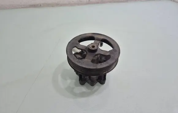 Citroen C-Crosser Power steering pump 