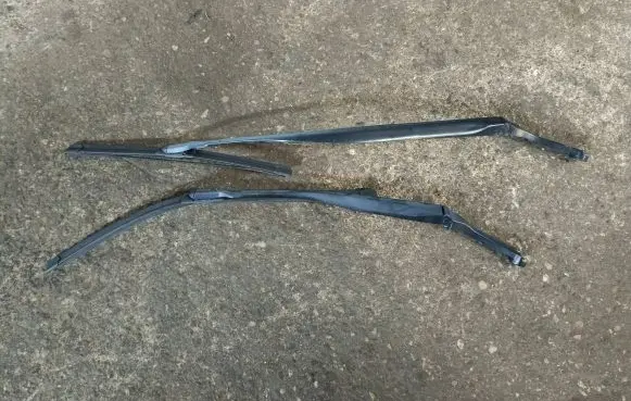 Maserati Ghibli Windshield/front glass wiper blade 670007562 670001642