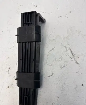 Skoda Fabia Mk2 (5J) Cabin air micro filter cap 6Q0819422B 6Q0815391