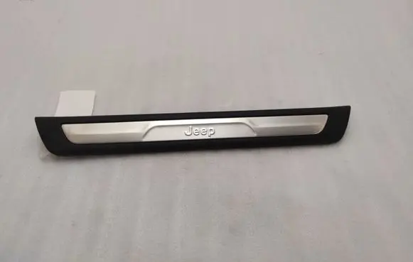 Jeep Grand Cherokee Side skirt front trim 1NC80DX9AB 1NC80TRMAB