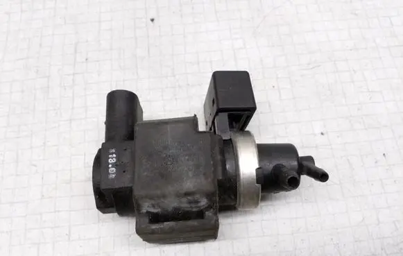Audi A4 S4 B6 8E 8H Turbo solenoid valve 059906629A