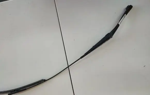 Toyota Yaris Rear wiper blade arm 