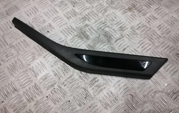 Renault Captur II Rear arch trim 833303582R 115917A2 115915A2