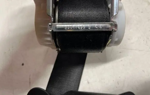 BMW 3 E90 E91 Front seatbelt 33017492B S1723476702V