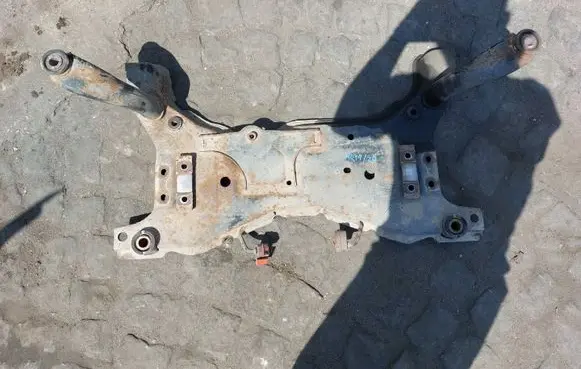 Mazda 3 I Front axle beam 