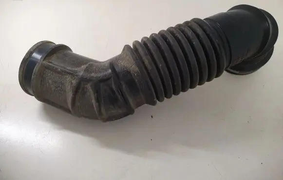 Subaru Outback (BS) Turbo air intake inlet pipe/hose A13AL00