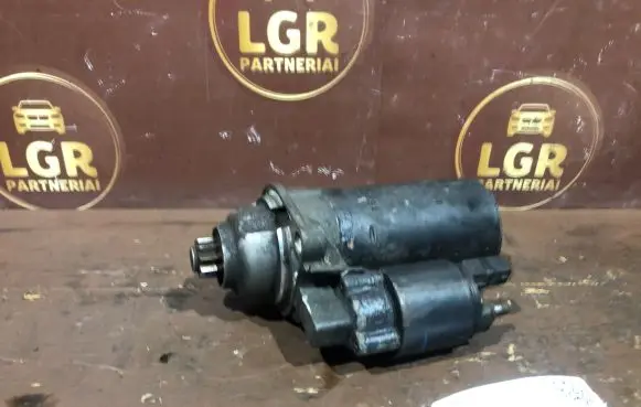 Volkswagen Golf IV Starter motor 02A911023
