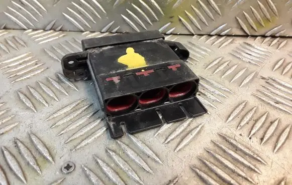 BMW 5 GT F07 Coolant fan relay 9153418