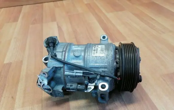 Renault Megane IV Air conditioning (A/C) compressor (pump) 926002410R PXC14