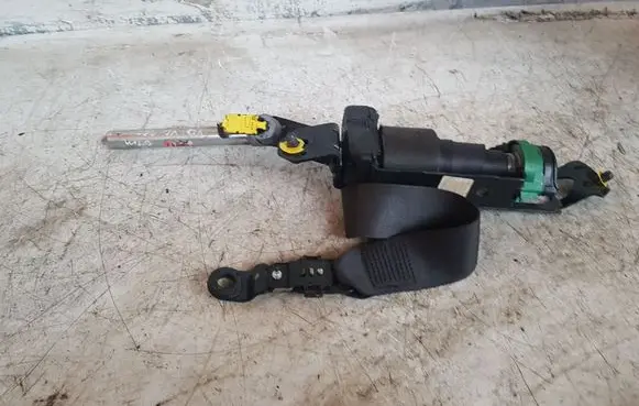 Volvo S60 Front seatbelt