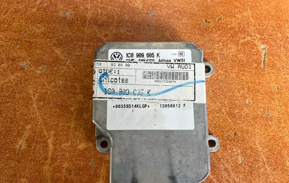 Volkswagen Fox Airbag control unit/module 1C0909605K 1C0909635K