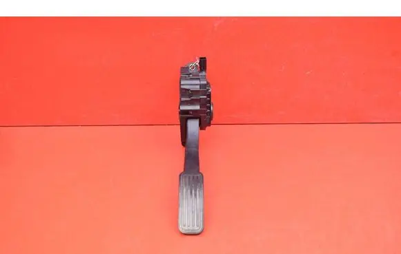 Ford Mondeo MK I Accelerator throttle pedal 9F836CT8UC