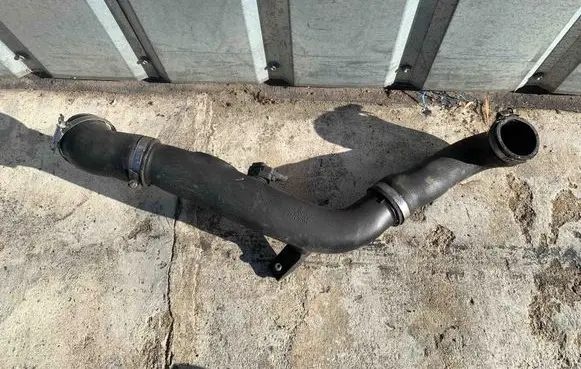 Intercooler hose/pipe