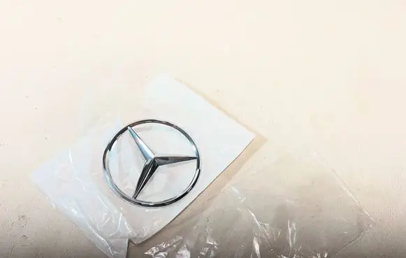 Mercedes-Benz ML W166 Manufacturer badge logo/emblem A1668170016